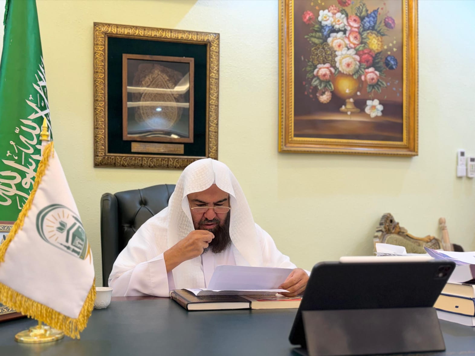 معالي الشيخ الأستاذ الدكتور السديس يلقي درسًا علميًا لطلاب الدكتوراه بجامعة الطائف حول “القياس وأثره في الترجيح والنوازل المعاصرة”